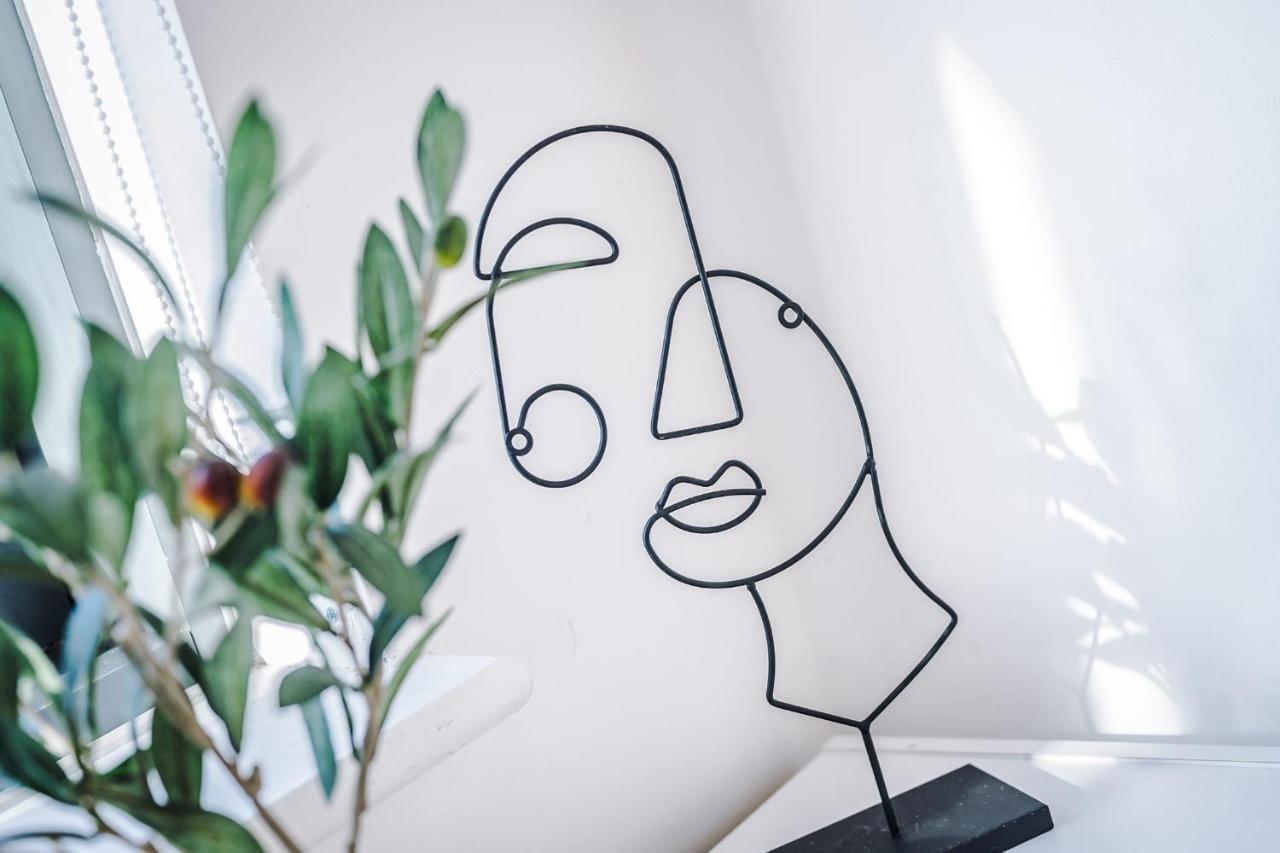 Apartment Host & - Standish Street Abode *